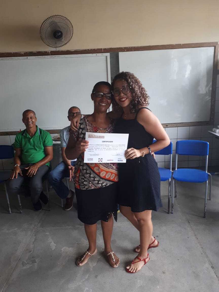 Secretaria de Assistência Social faz entrega de Certificados do Curso de Cabeleireira.
